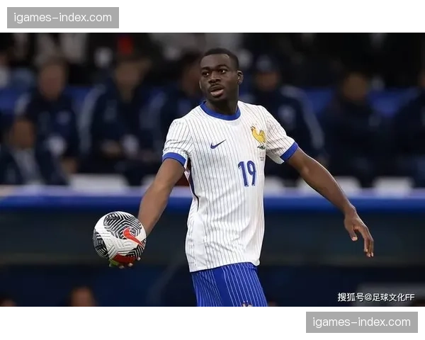 官方：摩纳哥中场福法纳恢复个人训练，有望月底复出