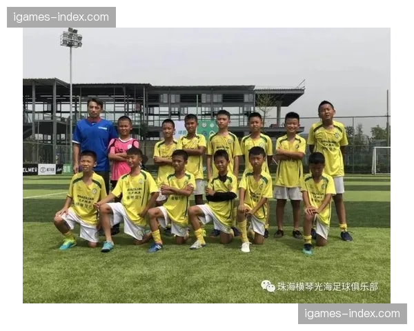 法国足协开设精英裁判培训班，模块课程重点讲解定位球攻防中的身体接触尺度