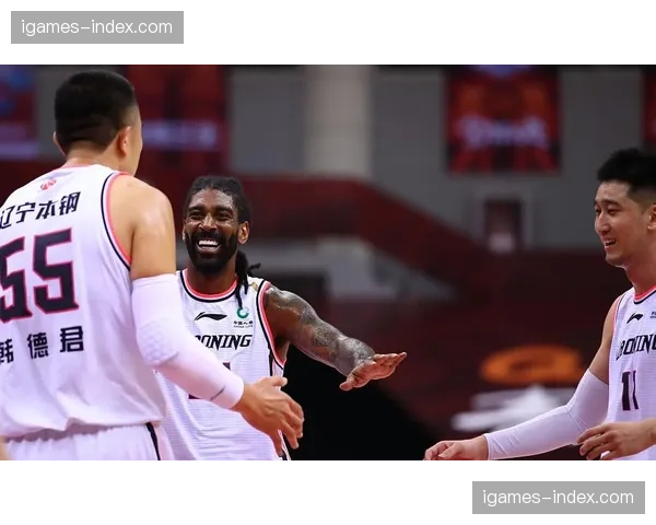 裁判委员会内部会议,讨论对“战术犯规”中断反击的判罚尺度 裁判委员会内部会议,讨论对“战术犯规”中断反击的判罚尺度